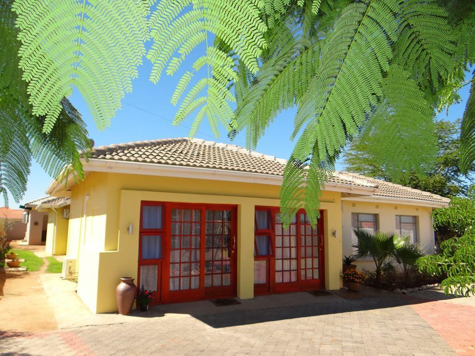 Sunflower Court Bed And Breakfast Gaborone Exterior foto